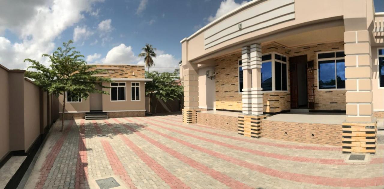 Revada Lodge Airport Dar es Salaam Esterno foto