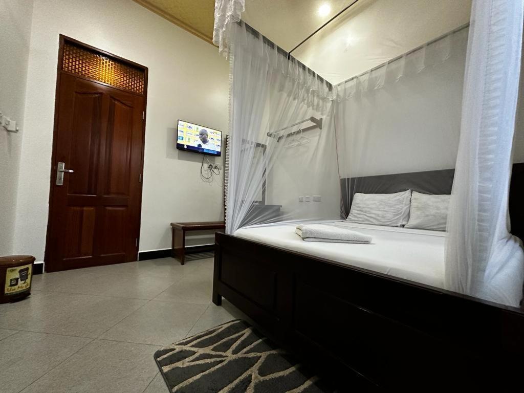 Revada Lodge Airport Dar es Salaam Esterno foto