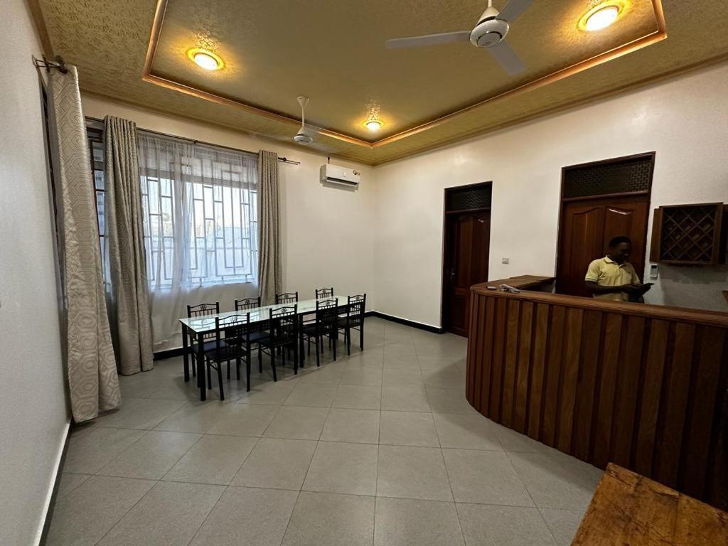 Revada Lodge Airport Dar es Salaam Esterno foto